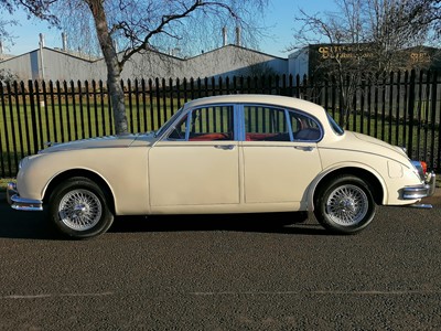 Lot 1966 Jaguar Mk II 2.4