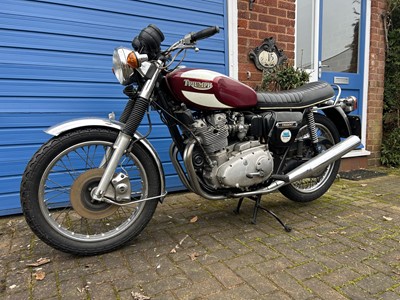 Lot 351 - 1976 Triumph T160