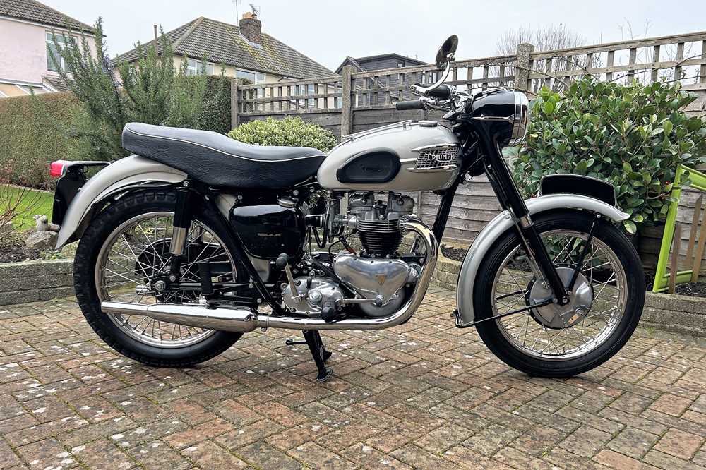 Lot 203 - 1957 Triumph T110