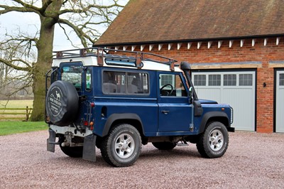 Lot 2000 Land Rover Defender 90 TD5