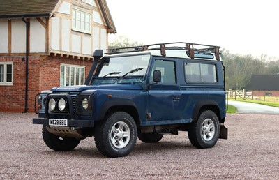 Lot 2000 Land Rover Defender 90 TD5