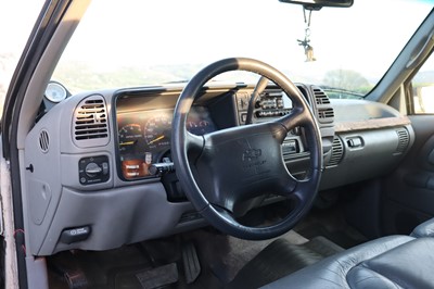 Lot 1996 Chevrolet Suburban 6.5 litre V8 Turbodiesel