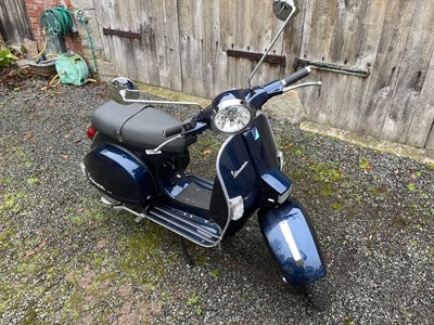 Lot c.2015 Vespa PX125E