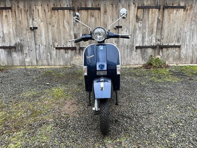 Lot c.2015 Vespa PX125E