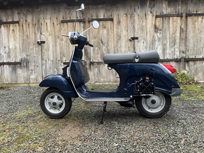 Lot c.2015 Vespa PX125E