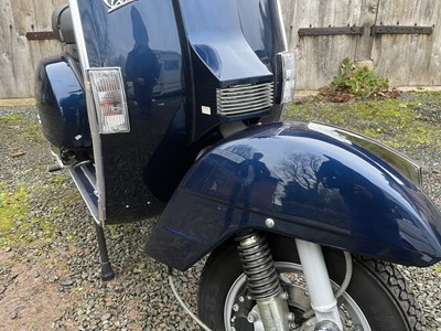 Lot c.2015 Vespa PX125E