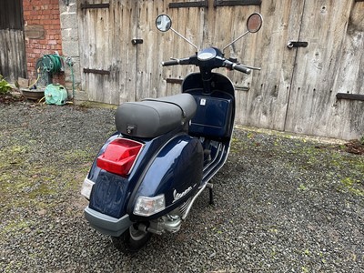 Lot c.2015 Vespa PX125E