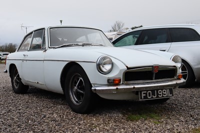 Lot 83 - 1972 MG B GT