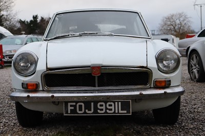 Lot 83 - 1972 MG B GT