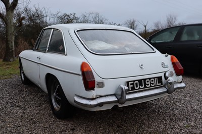 Lot 83 - 1972 MG B GT