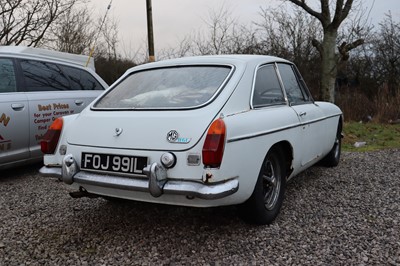 Lot 83 - 1972 MG B GT