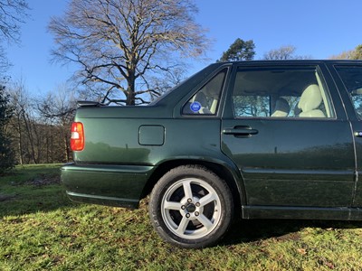 Lot 39 - 1998 Volvo S70 XT