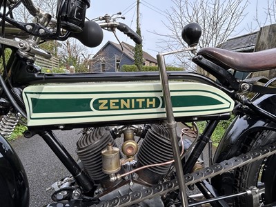 Lot 1914 Zenith 'Gradua'