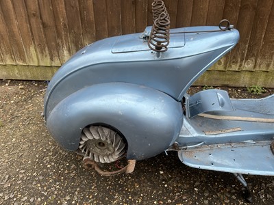 Lot 1953 Vespa Douglas Rod Model