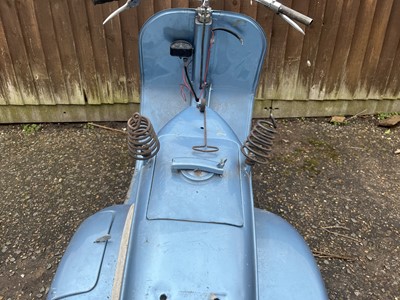 Lot 1953 Vespa Douglas Rod Model