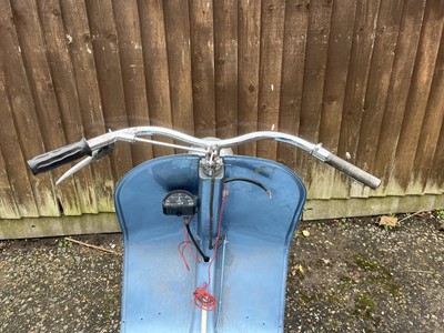 Lot 1953 Vespa Douglas Rod Model