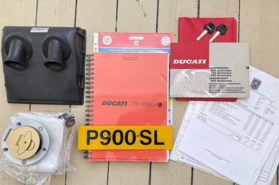 Lot 323 - 1996 Ducati 900 Superlight