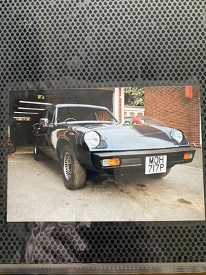 Lot 1976 Jensen GT