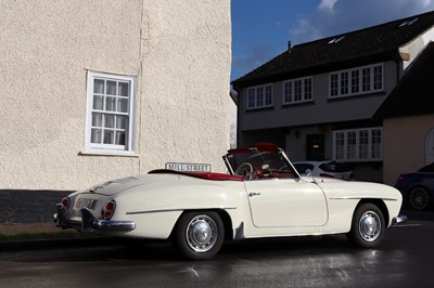 Lot 1961 Mercedes-Benz 190 SL