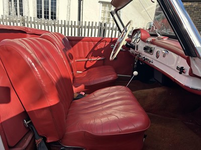 Lot 1961 Mercedes-Benz 190 SL