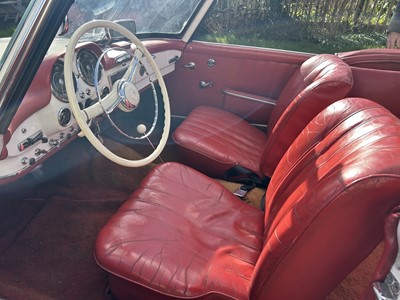 Lot 1961 Mercedes-Benz 190 SL