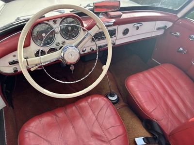 Lot 1961 Mercedes-Benz 190 SL