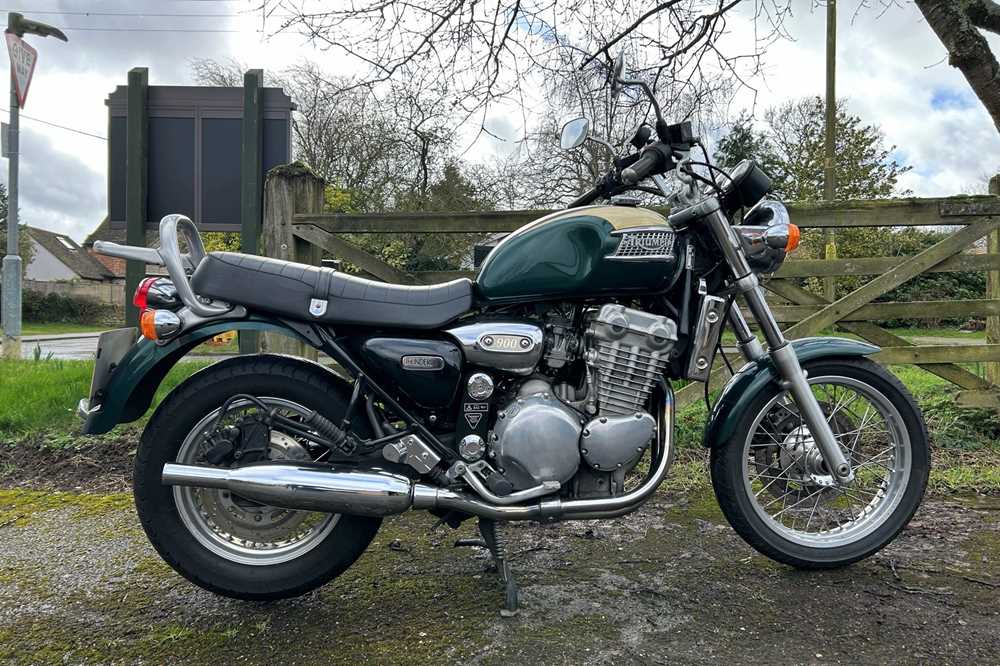 Lot 263 - 1996 Triumph Thunderbird 900