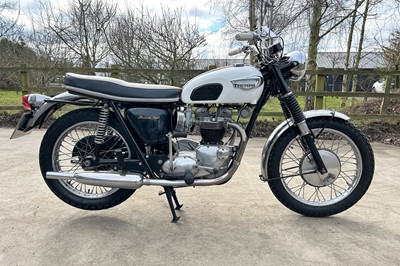 Lot 1966 triumph Bonneville T120R