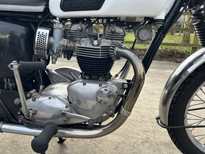 Lot 1966 triumph Bonneville T120R