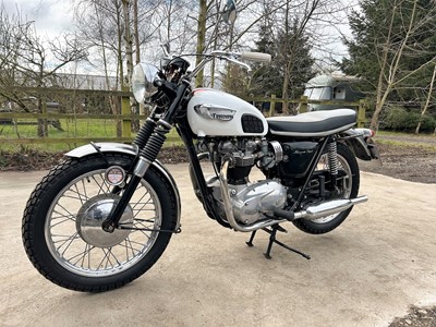 Lot 1966 triumph Bonneville T120R