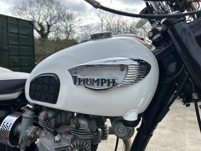 Lot 1966 triumph Bonneville T120R