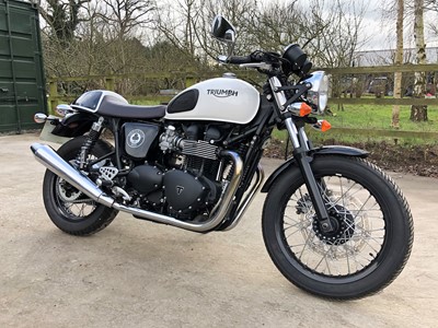 Lot 2015 Triumph Thruxton Ace Cafe Special