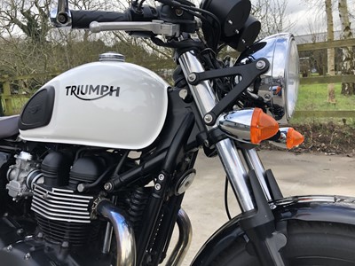 Lot 2015 Triumph Thruxton Ace Cafe Special