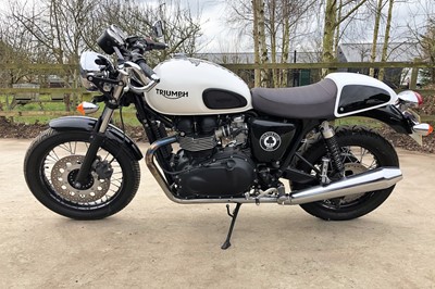 Lot 2015 Triumph Thruxton Ace Cafe Special