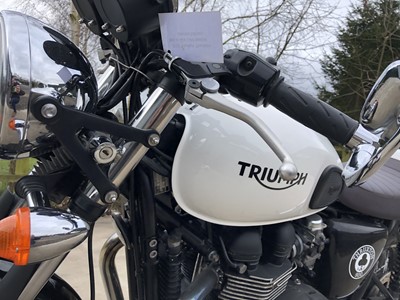 Lot 2015 Triumph Thruxton Ace Cafe Special