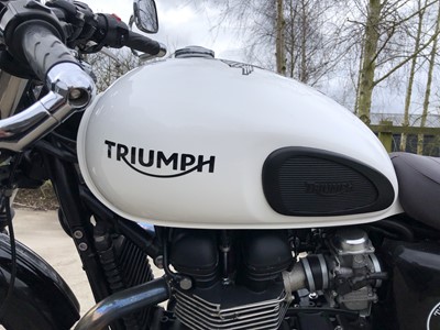 Lot 2015 Triumph Thruxton Ace Cafe Special