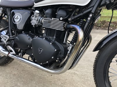 Lot 2015 Triumph Thruxton Ace Cafe Special