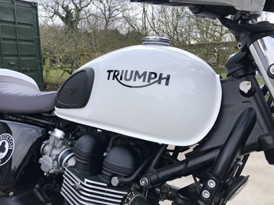 Lot 2015 Triumph Thruxton Ace Cafe Special