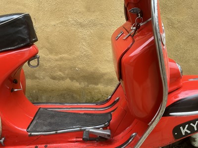 Lot 121 - 1966 Vespa SS180 Super Sport