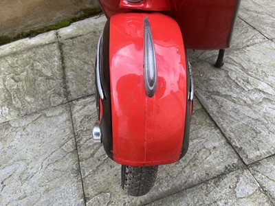 Lot 121 - 1966 Vespa SS180 Super Sport