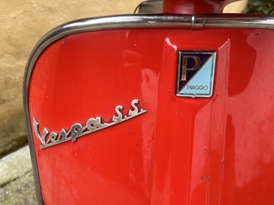 Lot 121 - 1966 Vespa SS180 Super Sport