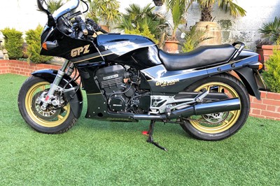 Lot 1989 Kawasaki GPZ900R