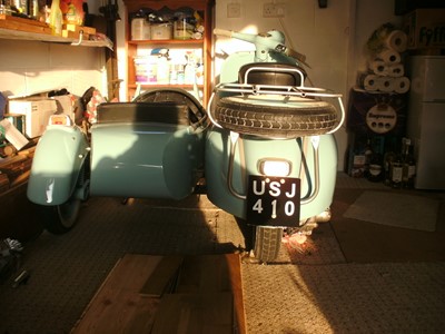 Lot 152 - 1961 Vespa Douglas 152L2 Combination