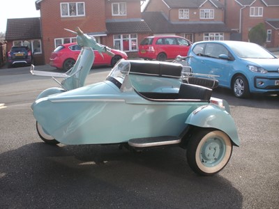 Lot 152 - 1961 Vespa Douglas 152L2 Combination