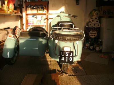 Lot 152 - 1961 Vespa Douglas 152L2 Combination