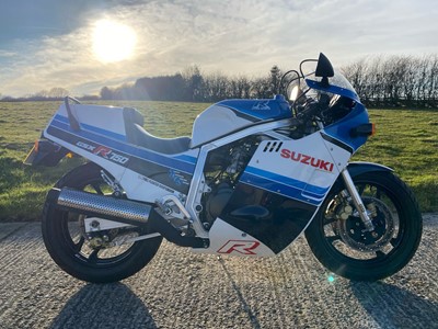 Lot 1985 Suzuki GSXR750F