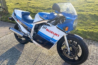 Lot 1985 Suzuki GSXR750F