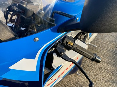 Lot 1985 Suzuki GSXR750F