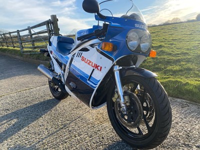 Lot 1985 Suzuki GSXR750F