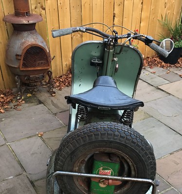 Lot 1952 Vespa Douglas Rod Model